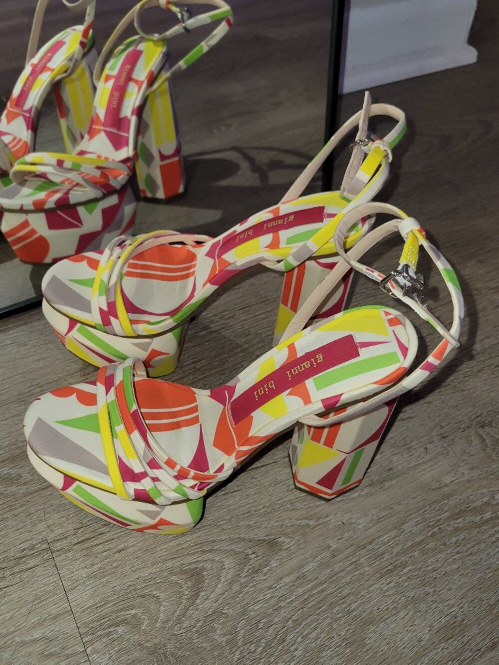 Gianni Bini retro platforms size 6.5
